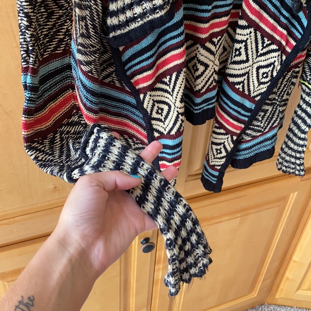 American Rag Sweater - Picture 3 of 8